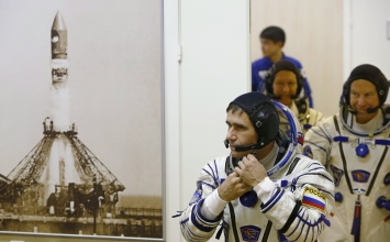 Российский космонавт не утвержден в должности из-за жены-американки