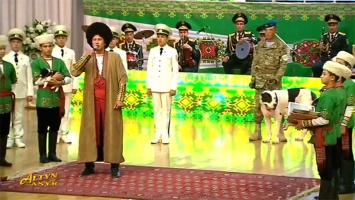 Президент Туркменистана написал книгу об алабаях: празднования продолжаются шестой день (ФОТО, ВИДЕО)