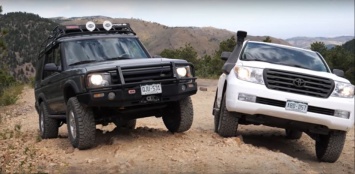 Офф-роуд битва Land Rover и Land Cruiser (ВИДЕО)