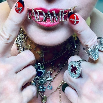 «Изюминка» изысканного образа Мадонны
