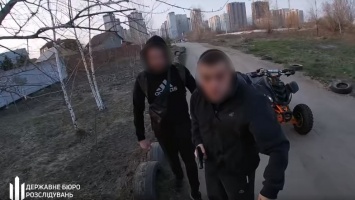 Полицейского и его сообщника будут судить за дерзкое избиение киевлянина в апреле