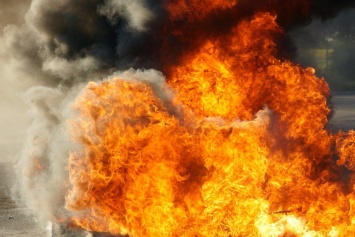 Адское пламя поглотило украинское судно: подробности и кадры масштабной катастрофы