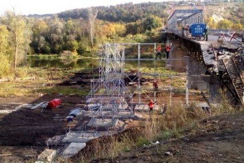 Боевики не выполняют обязательства по ремонту моста в Станице Луганской