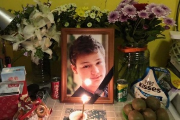 Учитель бил, душил и выгонял в Украину: всплыли жуткие детали суицида 13-летнего мальчика в Шанхае