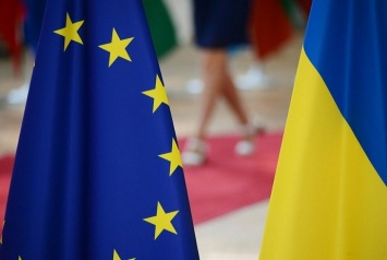 Зеленский подписал закон о "таможенном безвизе" с Евросоюзом