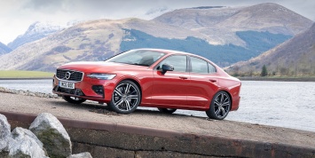 Volvo начала поставки в Россию седана S60