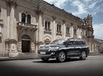 Toyota Land Cruiser 200 получил минимальные обновления