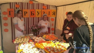 На фестивале тыквы в Черновцах представили десятки блюд