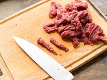 Ученые рассказали, как сделать красное мясо безопасным