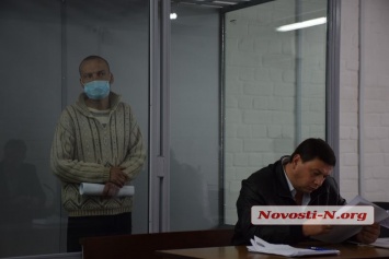 Сын, сбросивший свою мать с 7 этажа в Николаеве, останется в СИЗО