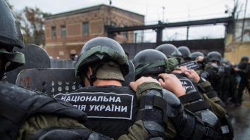"Выли" сирены и взрывались гранаты: в Одессе перекрыли улицы