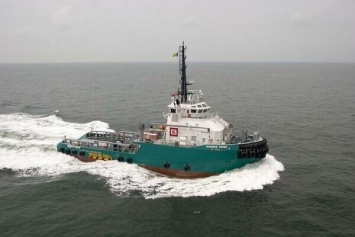 Мощный шторм в Атлантическом океане поглотил судно с украинцами: подробности