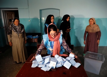 На избирательных участках в Афганистане произошли взрывы