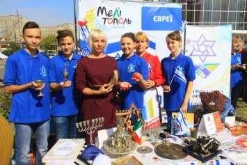На фестивале в Мелитополе показали yникальные артефакты иудеев (ФОТО)