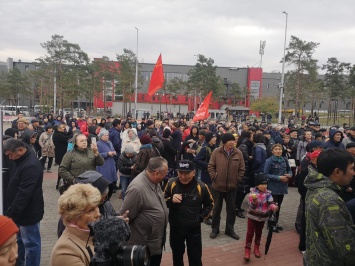 В Улан-Удэ сотни людей митинговали против полицейского насилия