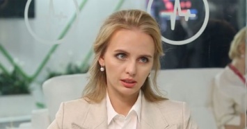 Bloomberg: Дочь Путина провела тайную встречу с генетиками
