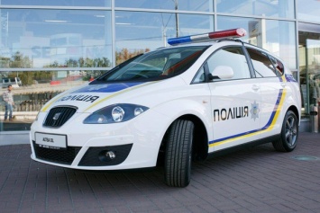 На Одесской трассе Skoda протаранила полицейский Prius: видео момента ДТП