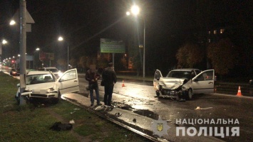 В Павлограде полицейский на машине врезался в легковушку: пострадали три человека