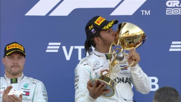 Британец Льюис Хэмилтон выиграл Гран-при России в автогонках Формулы-1