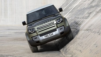 Новый Land Rover Defender сможет ездить на пульте управления