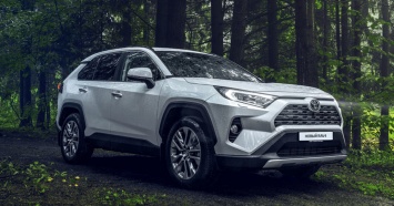 Новый RAV4 для России: раскрыты цены и комплектации