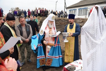 Патриарх Филарет освятил краеугольный камень на месте будущего храма в Бутенках