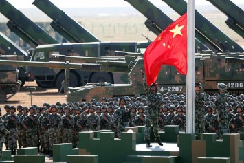 Китай показал на параде новую межконтинентальную баллистическую ракету