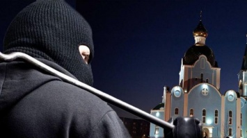 "Похитил деревянный крест": под Киевом накажут вора