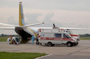 Во Львов прибыл самолет с восемью ранеными украинскими бойцами