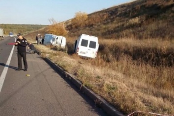 На трассе в Полтавской области микроавтобус насмерть сбил патрульную