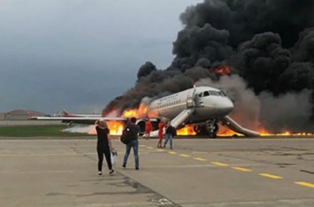 "Кто-то из пассажиров открыл...": пилот сгоревшего в Москве самолета рассказал о причинах катастрофы