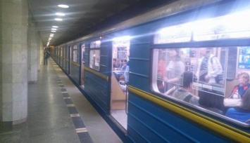 Поезд заехал в тоннель с открытыми дверями: инцидент в харьковском метро