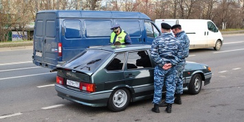 ГИБДД: водителям следует давать сутки на снятие тонировки