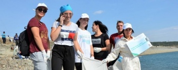 Звезда "Comedy Woman" приехала в Симферополь на уборку берега водохранилища