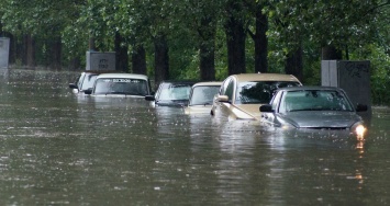 Стихийный апокалипсис накрыл Днепр, дома ушли под воду: кадры бедствия