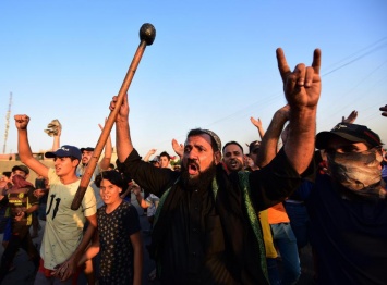 В результате беспорядков на антиправительственных акциях в Ираке погибли более 70 человек