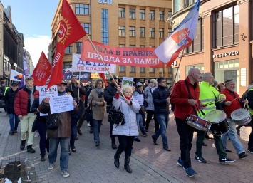 В Риге прошла демонстрация в защиту русскоязычного образования