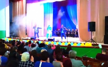 Творческий коллектив ГУНП в Николаевской области «Южный патруль» поздравил педагогов с профессиональным праздником