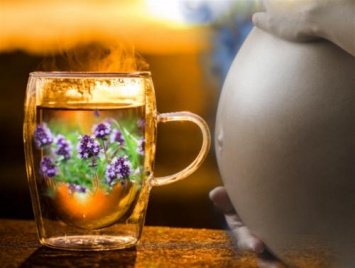 Чабрец в чай - о запоре забывай: ТОП-3 проблемы после родов решает один напиток