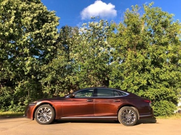 Тест-драйв Lexus LS500 AWD: диванное настроение (ФОТО)