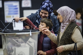 Косовские избиратели проголосовали за новый парламент