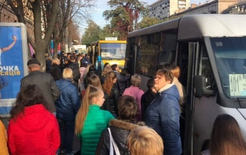 «В городе наступил транспортный коллапс»: пробки и перебои с транспортом в Днепре