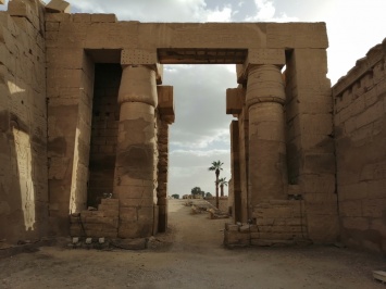 Древний храм фараона Птолемея IV обнаружили в Египте