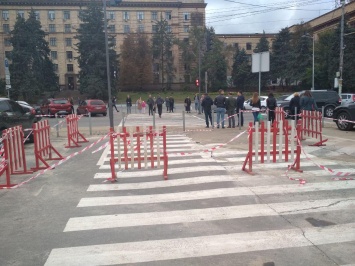 «Танцующий люк»: масштабный потоп в центре Днепра