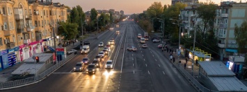 В Днепре на Слобожанском проспекте Nissan сбил женщину: видео момента аварии