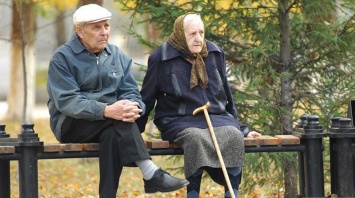 У украинцев уже начали отбирать пенсии: в Пенсионном фонде рассказали за что