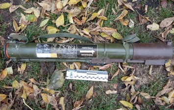 В Сумской области у границы с Россией нашли тайник с гранатометами
