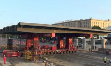 На выходных из-за работ на Шулявском путепроводе перекроют проспект Победы, общественный транспорт изменит работу (схемы)