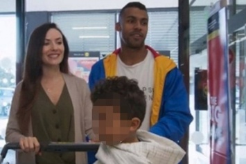 Темнокожему малышу и его родителям угрожают убийством после выхода рекламы с их участием