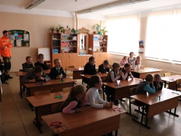 Волонтеры ведут уроки в школах Нижегородской области